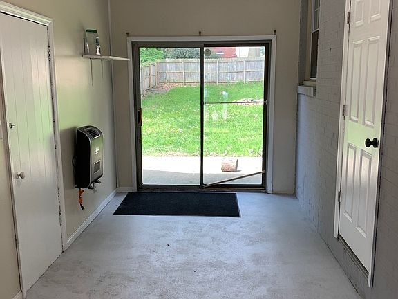 2nd image of 303 E Robinson Ave