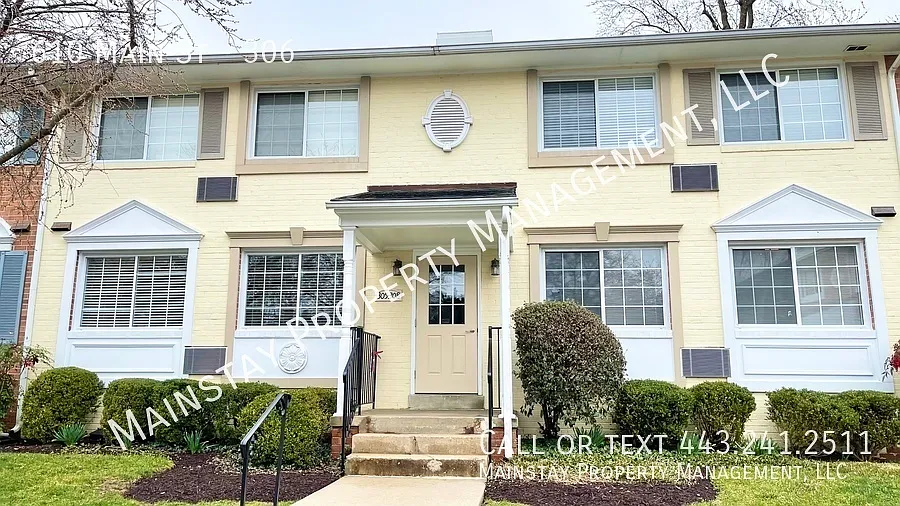 Beautiful 1BR Condo on Main Street Laurel — Photo 2
