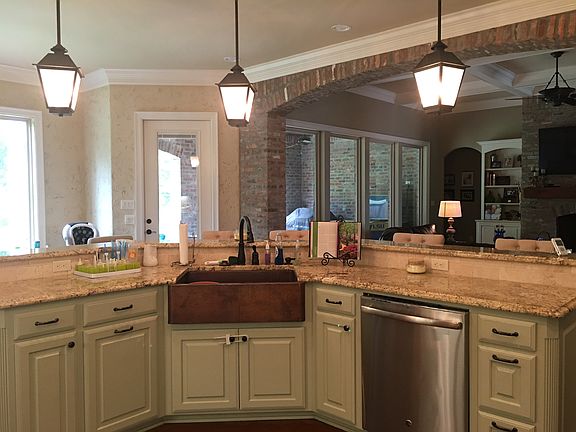 2nd image of 1049 Dumaine Dr