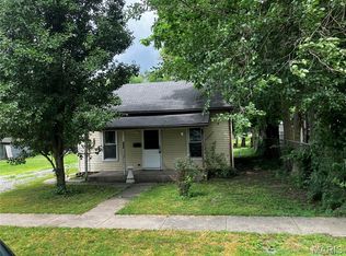 205 S Walnut St, Du Quoin, IL 62832