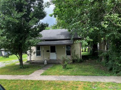 205 S Walnut St, Du Quoin IL - Owner Finance Home