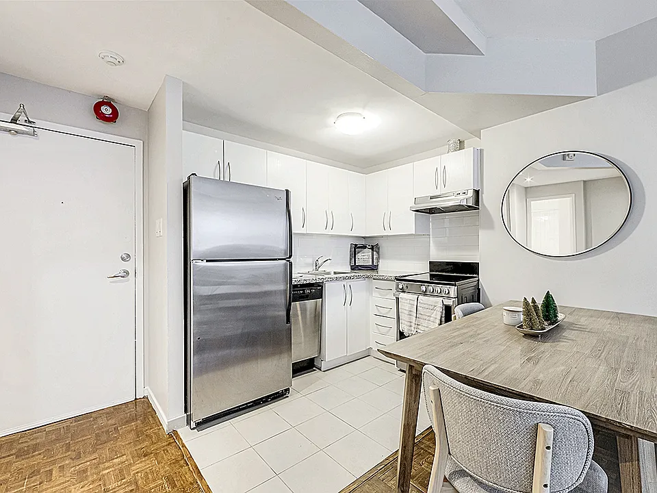 392 Sherbourne St