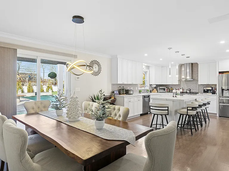 9 Seaside Ave — Photo 6