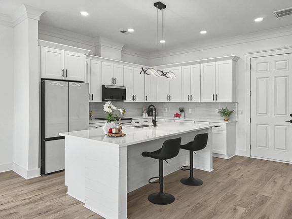 3rd image of 2032 Forest Ave