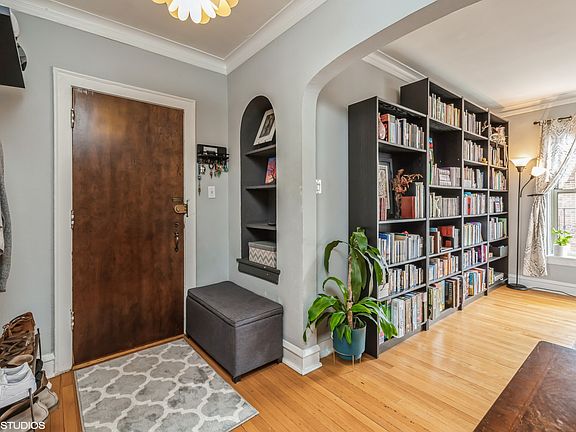 4th image of 4132 N Kedvale Ave APT 309
