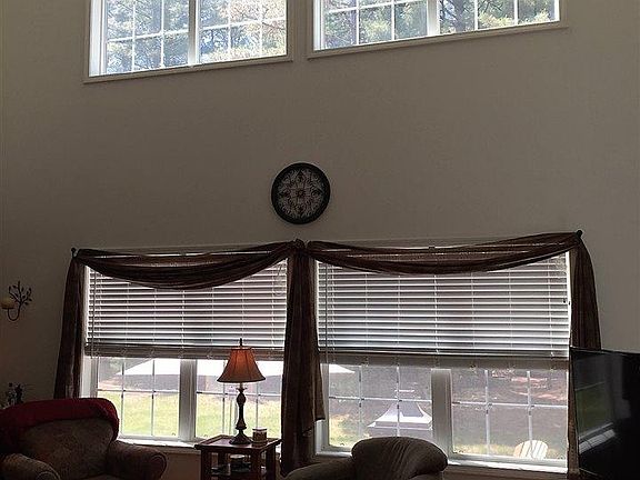 4th image of 30 Woodshire Ct
