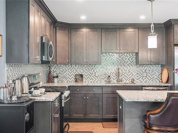 3rd image of 1001 Main St #14