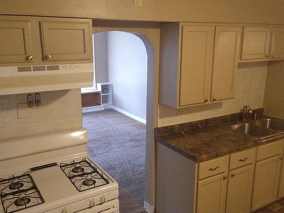 5th image of 248 W Bluff St #3