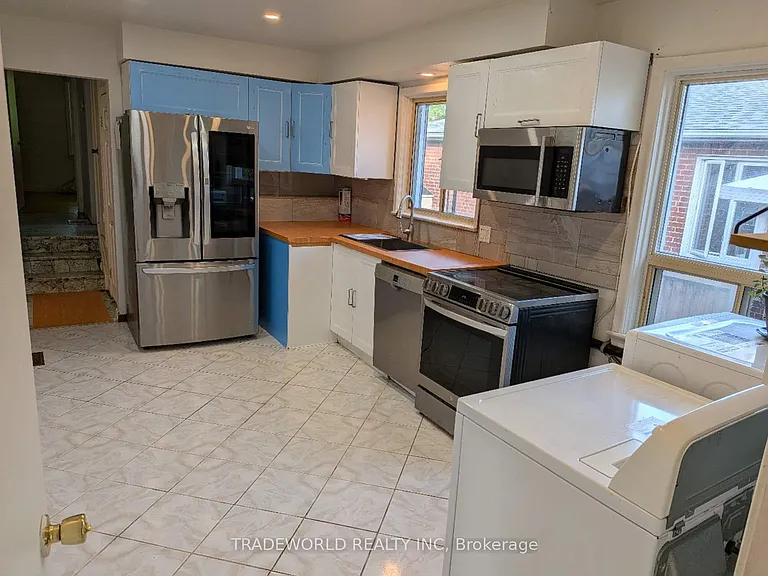 25 Linelle St #UPSTAIRS — Photo 7