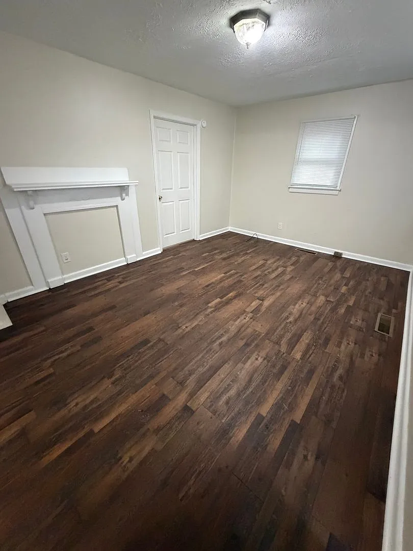 1810 Laurel Street — Photo 3