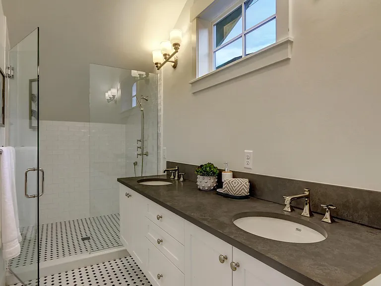 1934 5th Ave W #B — Photo 14