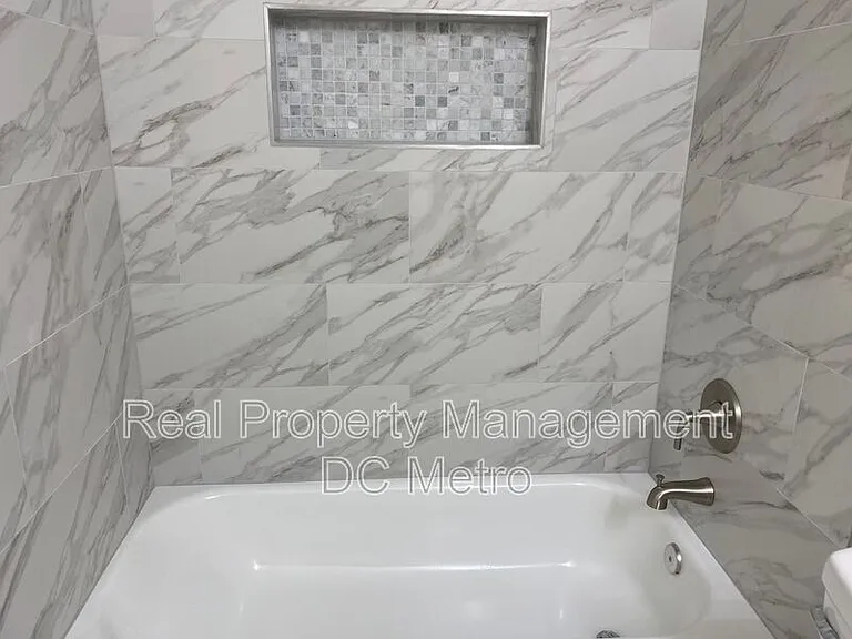 1931 17th St NW #305 — Photo 14