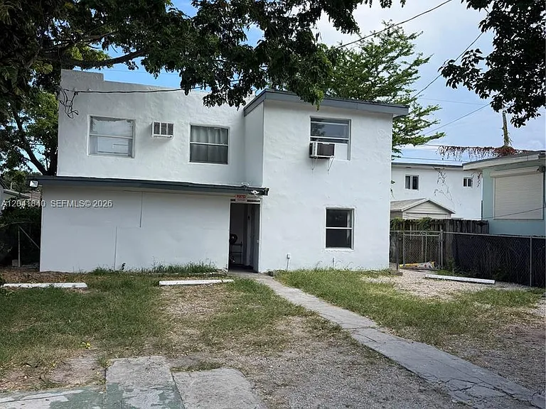 1832 NW 46th St #L — Photo 2