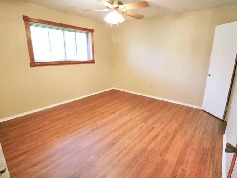 801 E Stadium Ct — Photo 5