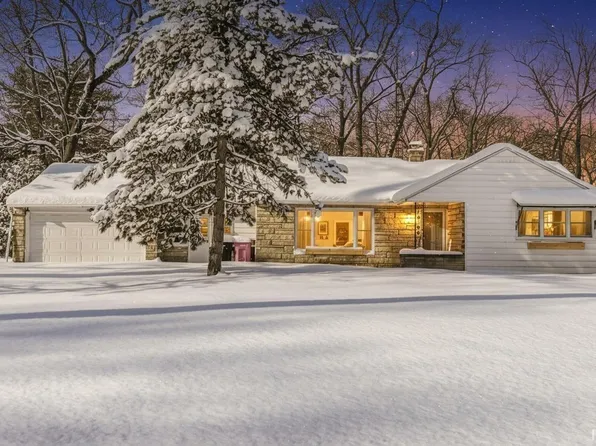 53199 W Oakmont Dr, South Bend, IN 46637