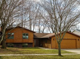 3215 27th Ave, Marion, IA 52302