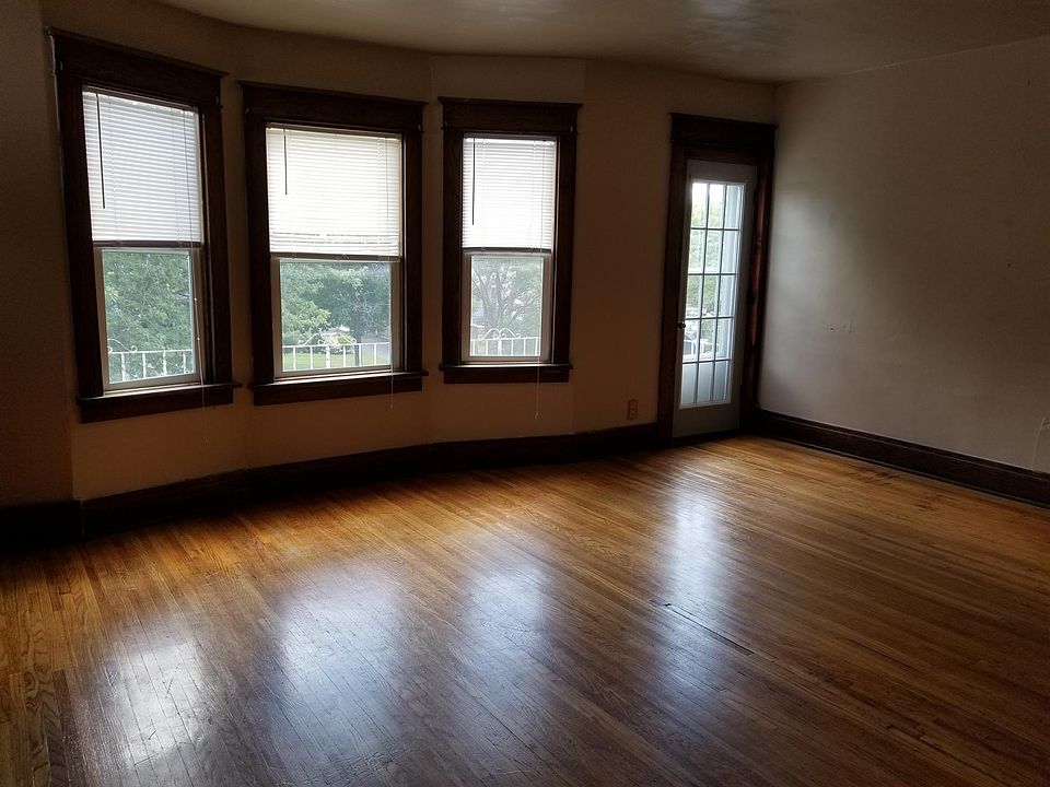 1st image of 294 N Park Ave
