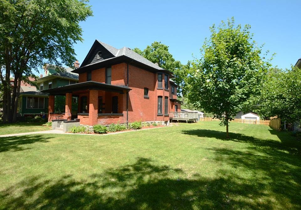 2nd image of 901 Carroll Ave