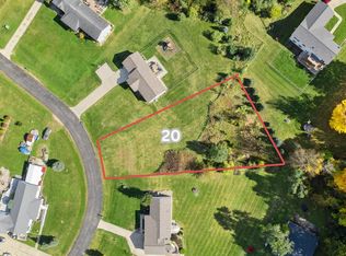 20 Twinmeadows, Jackson, MI 49201