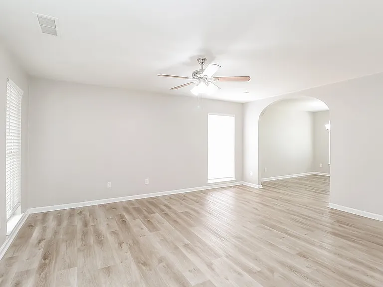 211 Winding Canyon Dr — Photo 6