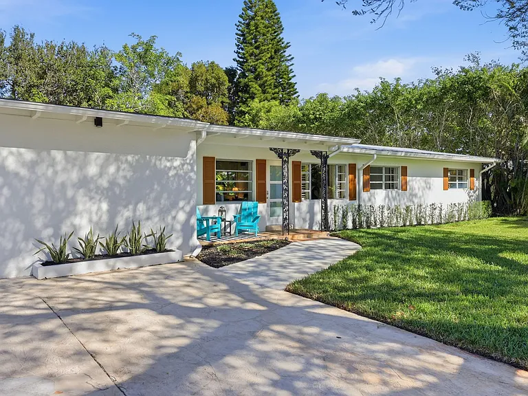1147 Shady Rest Ln — Photo 3