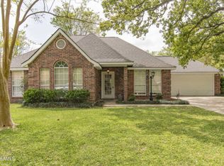 304 Teakwood Dr, Youngsville, LA 70592