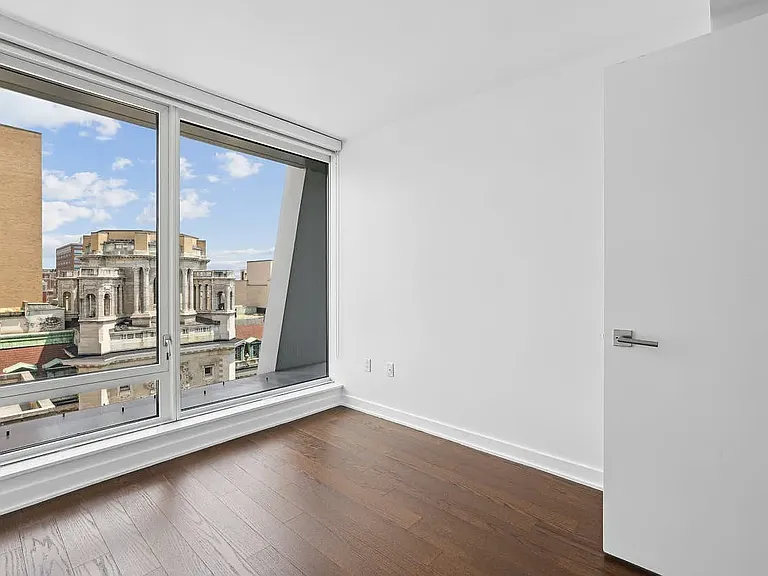400 W 113th St #1506 — Photo 9