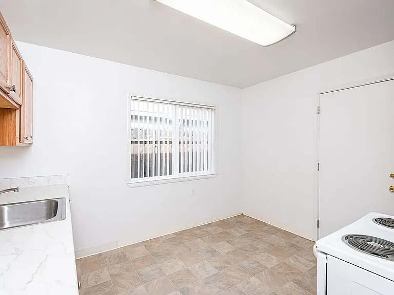 1804 Madrone Ave — Photo 5