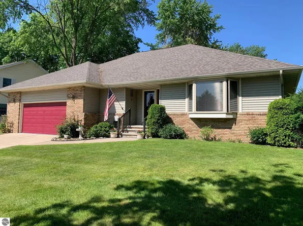 521 W Grand Ave, Mount Pleasant, MI 48858