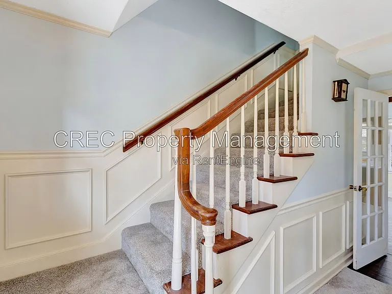 321 Shaftesbury Ln — Photo 13