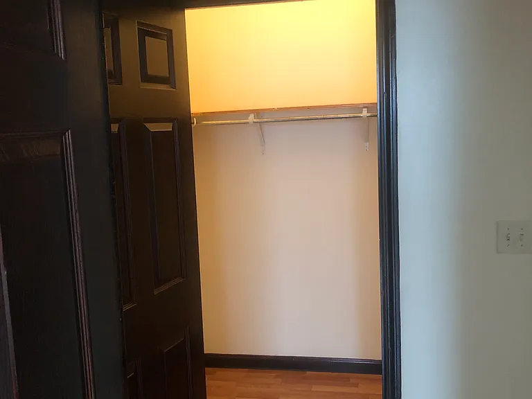 5608 S King Dr #1 — Photo 8