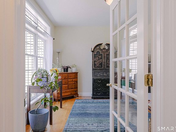 4th image of 380 Southbury Road