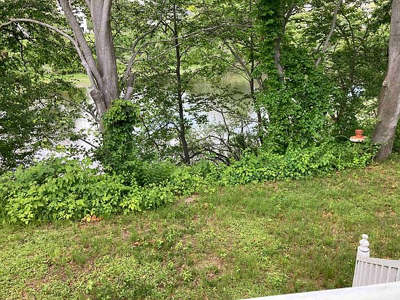 2nd image of 320 Leslie Dr