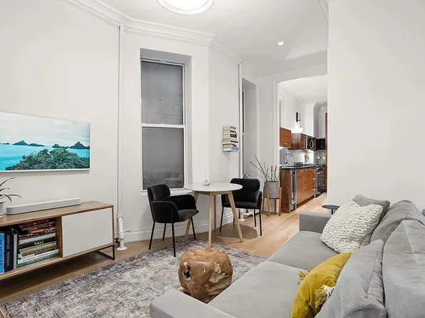 45 Perry Street image 1 of 5