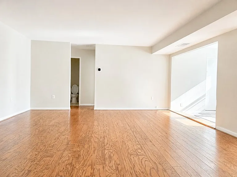 9653 Whiteacre Rd #B3 — Photo 3
