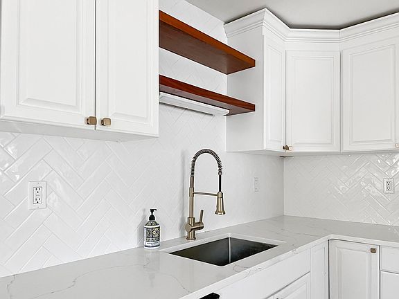 5th image of 10 Archer Pl APT 2