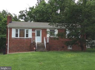 4426 Lakeview Dr, Temple Hills, MD 20748