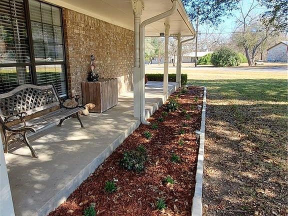 4th image of 616 Mesquite Fls