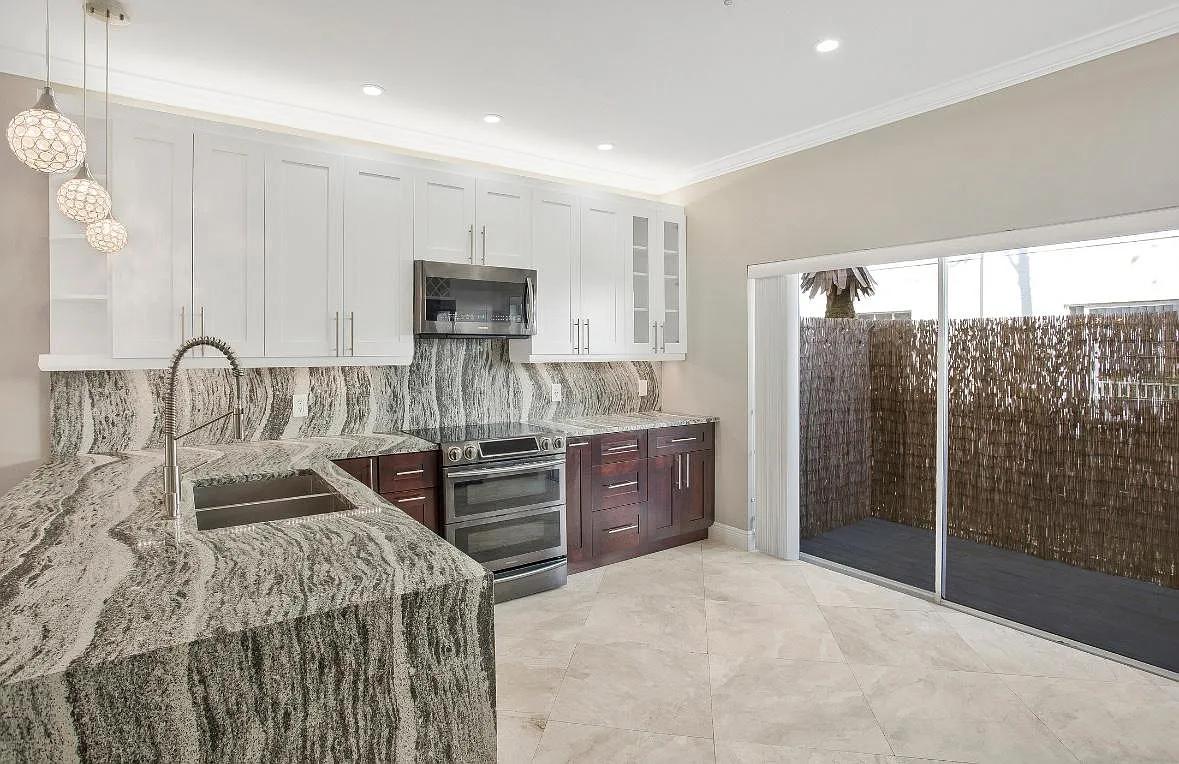 3299 Megan Ln — Photo 3