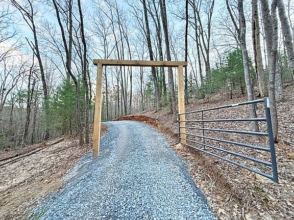 4th image of 2372 Humphrey Mill Rd