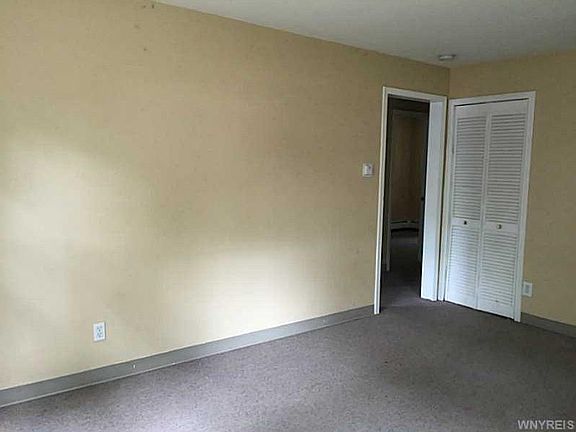 5th image of 4304 Crescent Dr