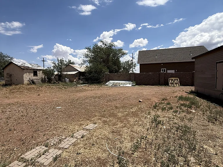 10 W Willow Ln — Photo 16