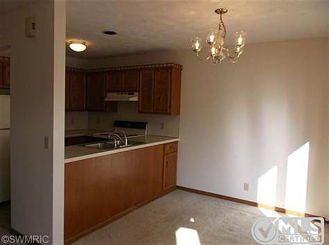 4th image of 832 Apple Blossom Ln #23