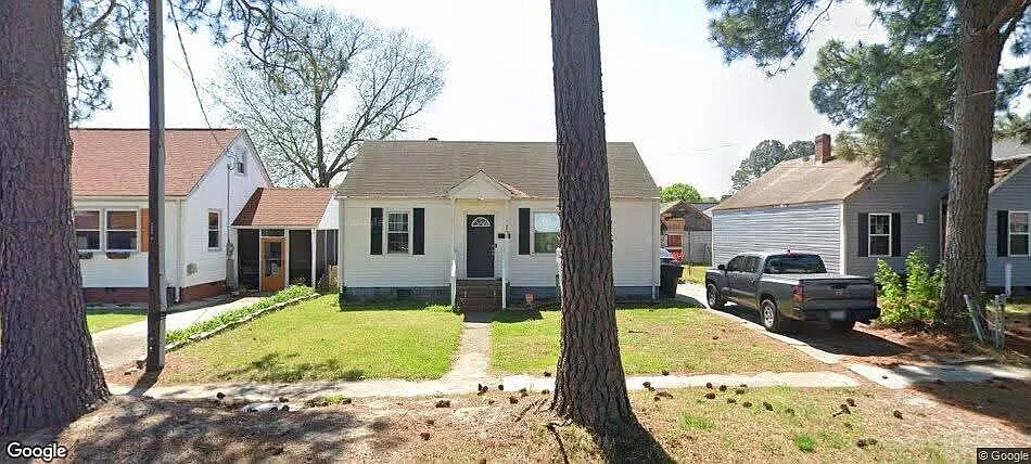 3 bed, 1232 sqft, $2,400 — Photo 1