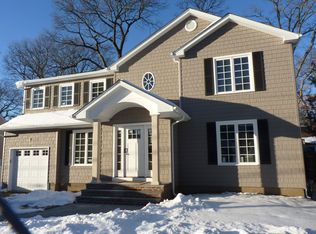 126 Fredrick Ave, Merrick, NY 11566