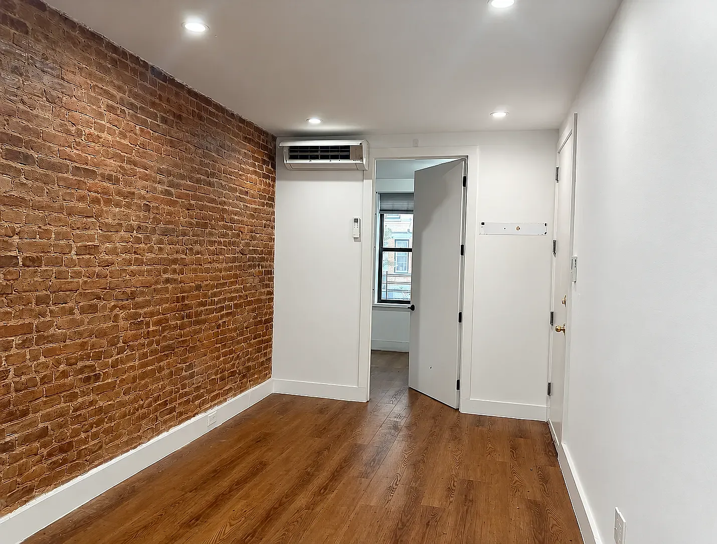 1889 Cornelia St — Photo 1
