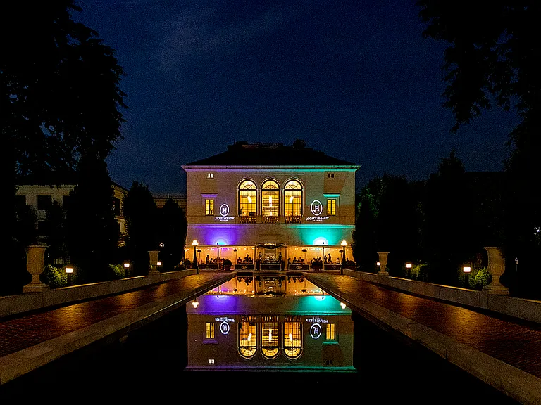 Whether you're enjoying a casual brunch, indulging in a fine dining experience, or exploring the latest foodie trends, Morristown's culinary scene is sure to impress. Best of all, many of these delicious spots are just a short walk from your apartment!