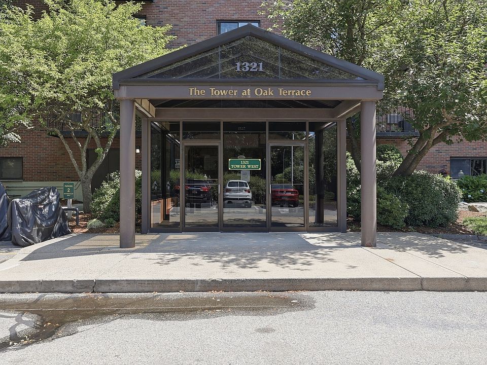 1st image of 1321 Worcester Rd APT 104