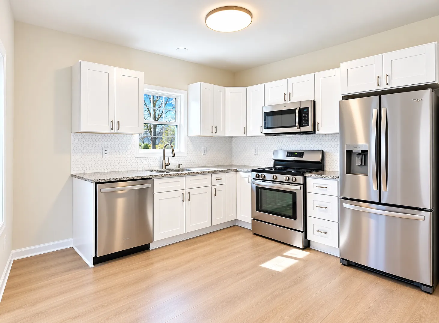 3 bed, $2,800 — Photo 2