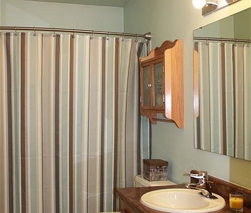 4th image of 3206 Riverview Dr